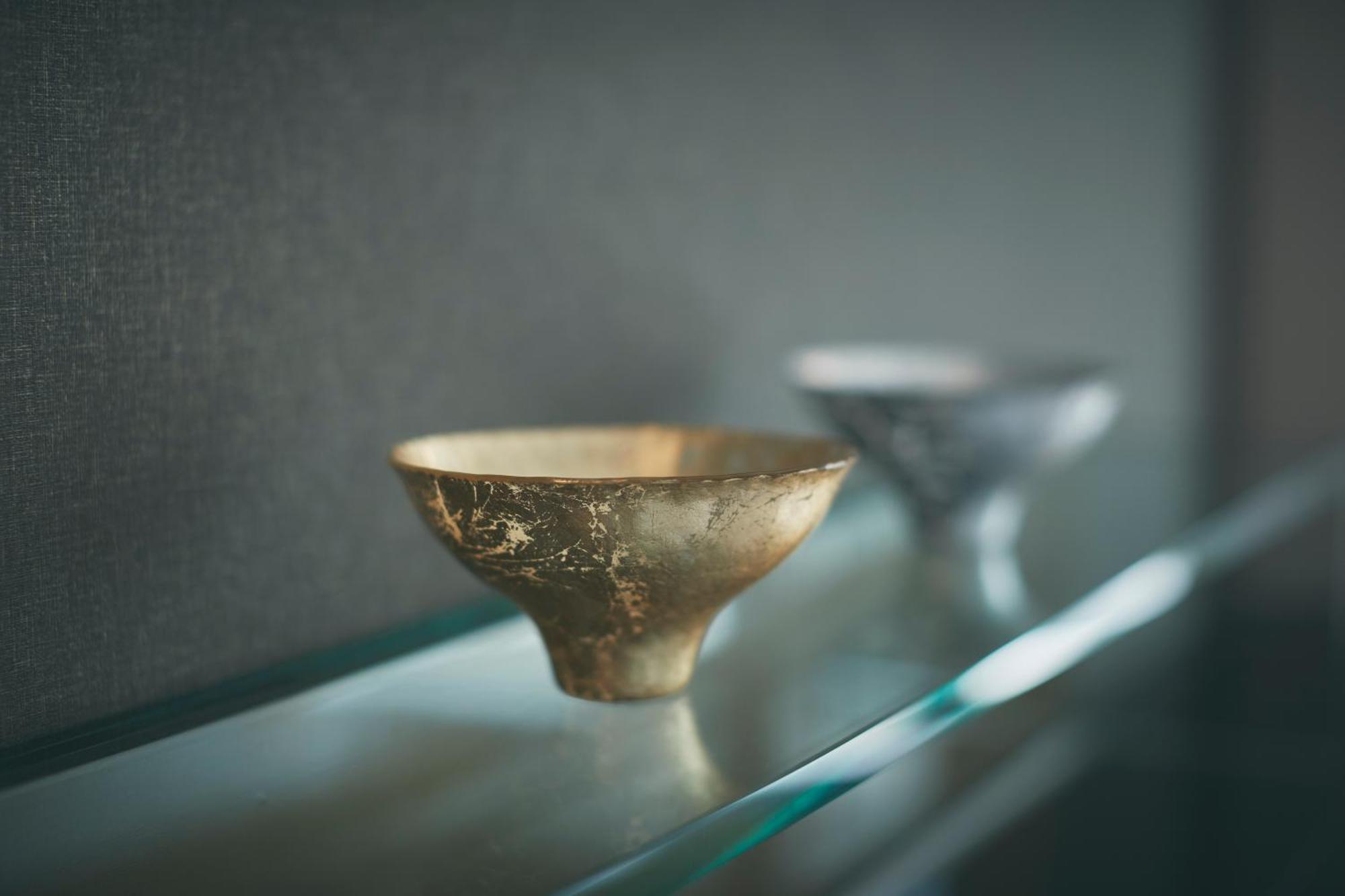 Hotel New Otani Ōsaka Eksteriør bilde A golden cup from the tomb of King Tutankhamun