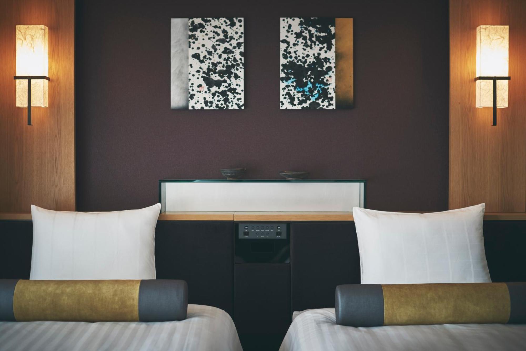 Hotel New Otani Ōsaka Eksteriør bilde A room at the hotel