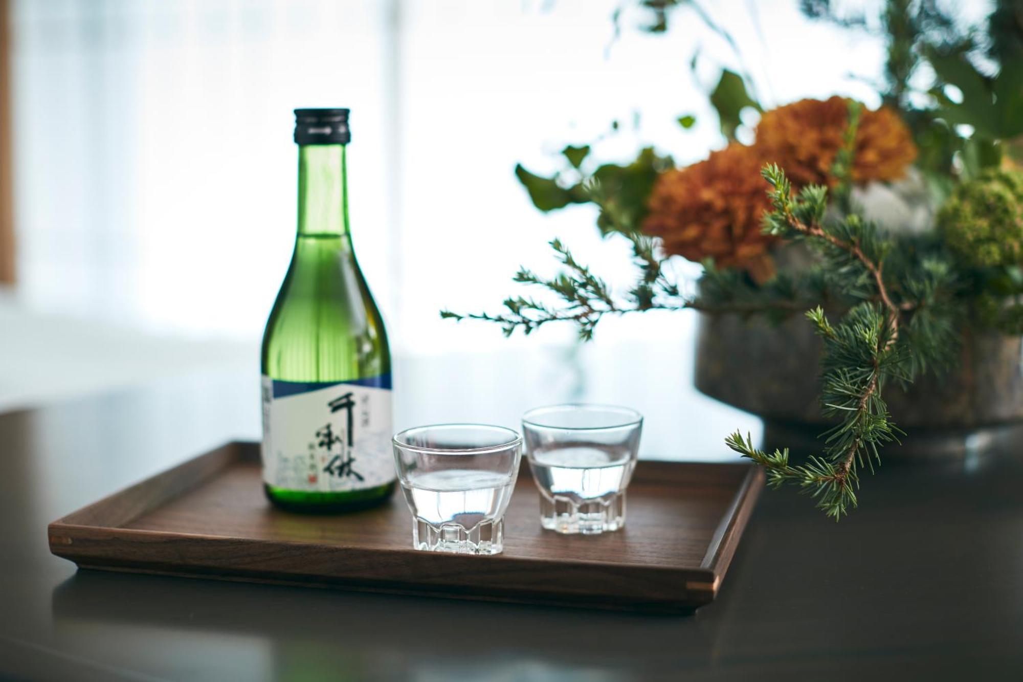 Hotel New Otani Ōsaka Eksteriør bilde A bottle of soju